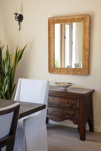 Los Olivos Residence architectural photography dining room mirror